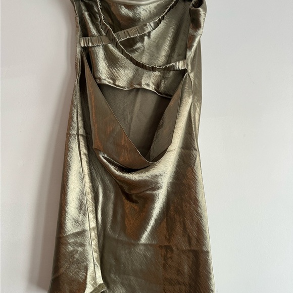 Green satin strapless minidress - Picture 3 of 5